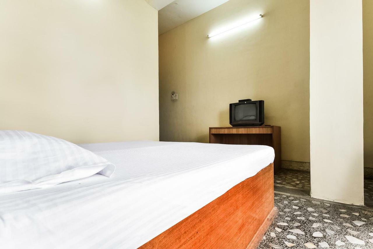 Hotel Lalit Palace Babina Buitenkant foto
