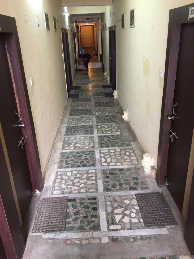 Hotel Lalit Palace Babina Buitenkant foto
