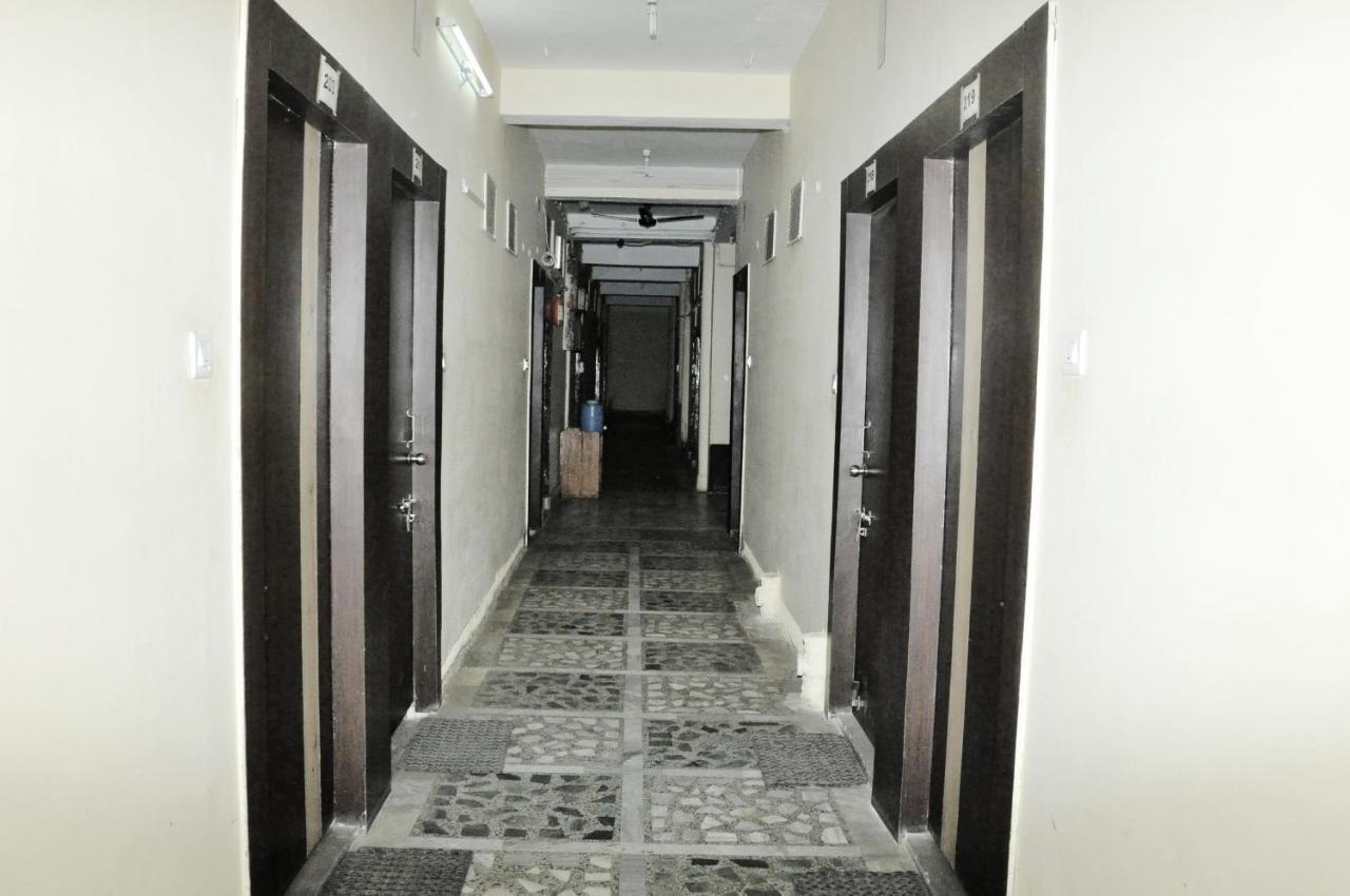 Hotel Lalit Palace Babina Buitenkant foto